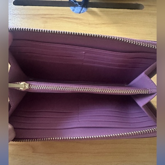 𝓒𝓞𝓐𝓒𝓗 Mauve Leather Women's Wallet - Picture 8 of 10